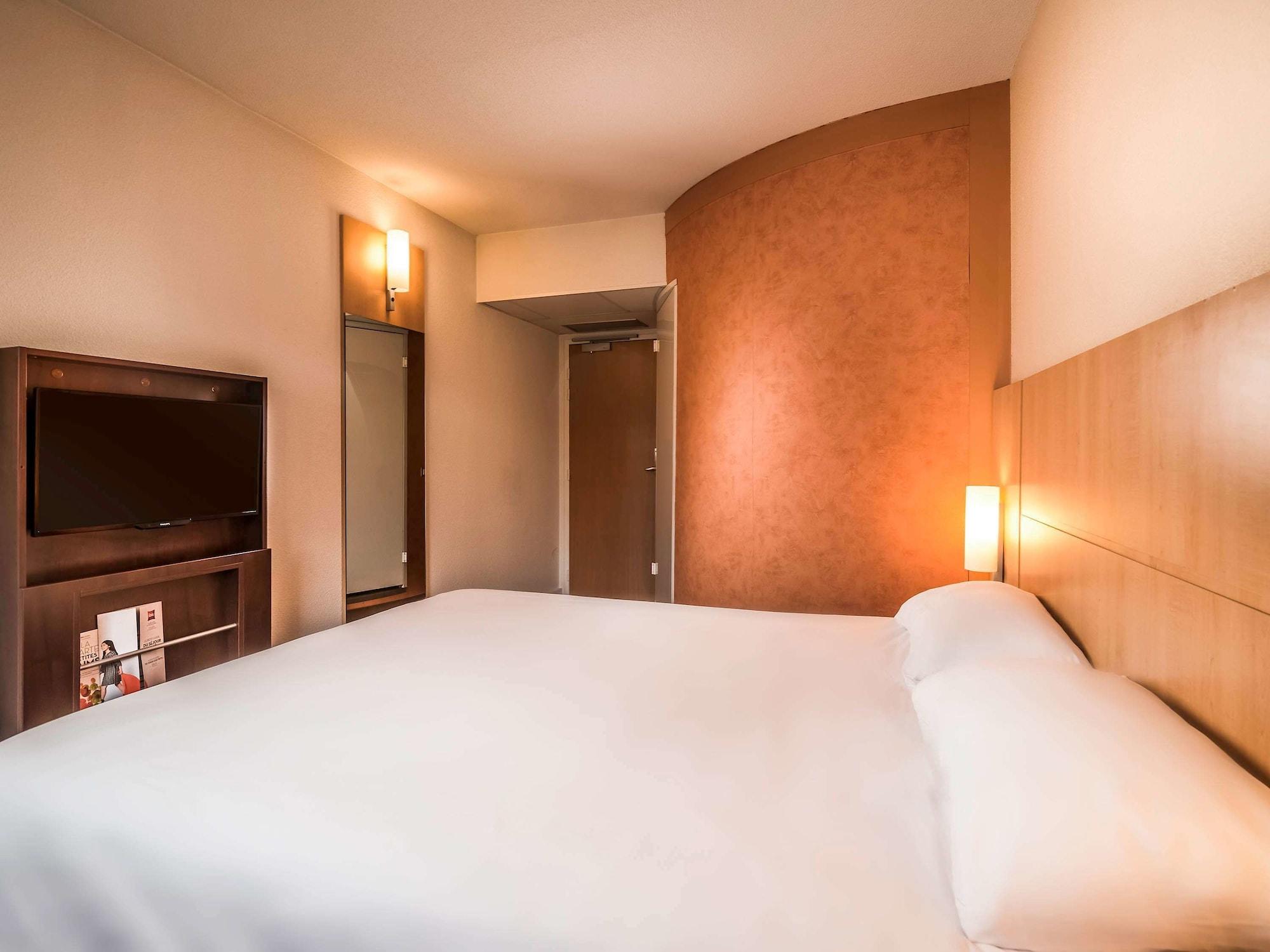 Ibis Cannes Hotel